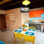 Σπίτι διακοπών Two-story Homes With 1 Bedroom, *